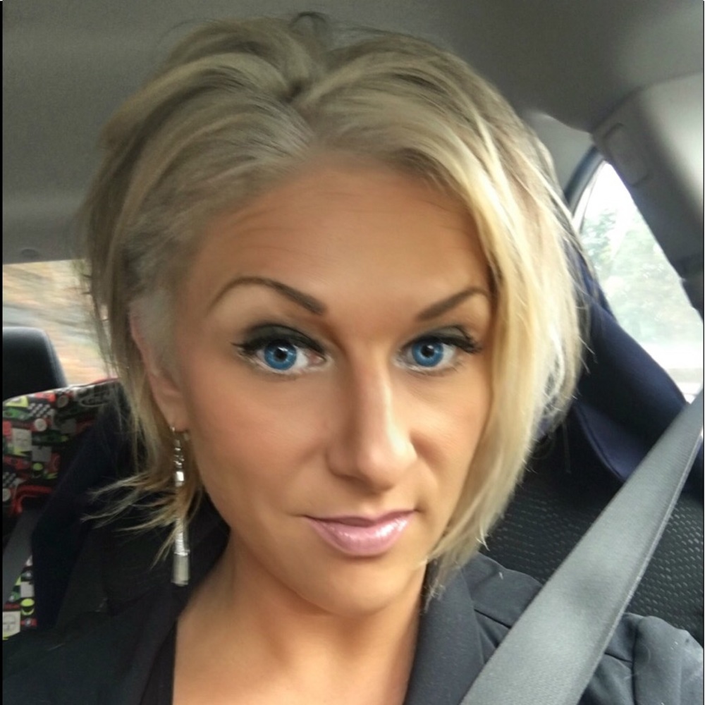 Meet your Posher, Nicole